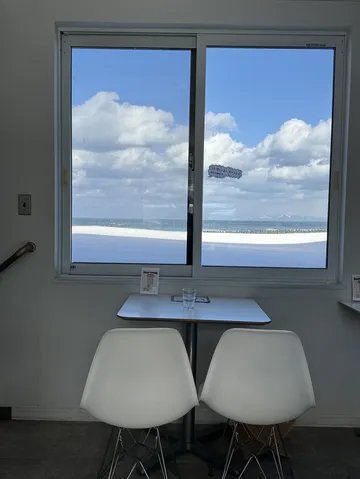 北海道可以一邊看海一邊看雪的咖啡店