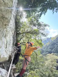 雨林裡的攀岩,又刺激又好玩~