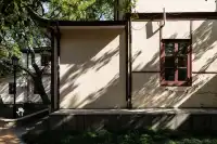 這個校園很美，而且沒有圍牆