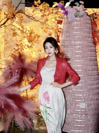 Enjoy the ultimate romance of White Valentine's Day by the waterfall.