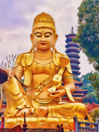 岳陽にあるこの古寺の香火は絶えることがありません
