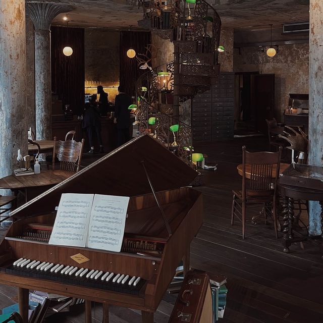 🇹🇭｜Retro cafe Mustang Blu BKK