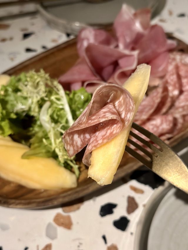 。Soho抵食酒吧餐廳。 。Soho抵食酒吧餐廳。