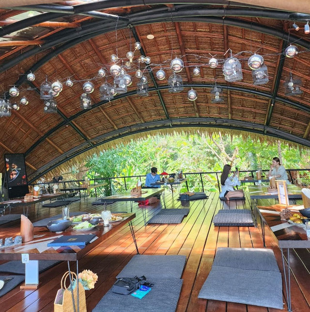 Three Monkeys Restaurant ภูเก็ต 