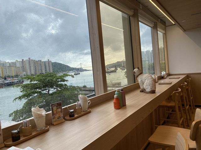 可以同雕塑貓貓🐱打卡嘅台式木系海景餐廳