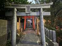 福岡・西公園。ライトアップが魅力の一つ『正一位中司孫太郎稲荷神社』