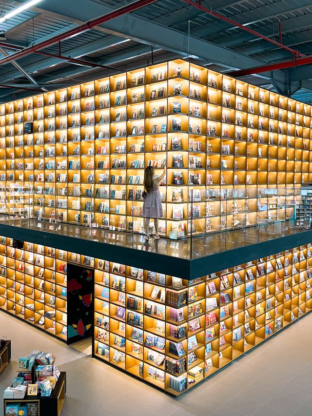 Most insta-worthy bookstore in Malaysia 📚