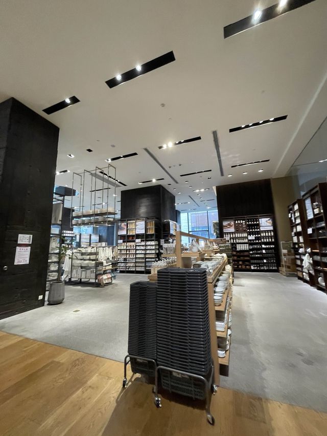 深圳第二大‼️無印旗艦店☺️集酒店🏨餐廳🍴於一地🤪