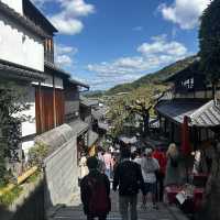 the street Higashiyama with kimono 👘 