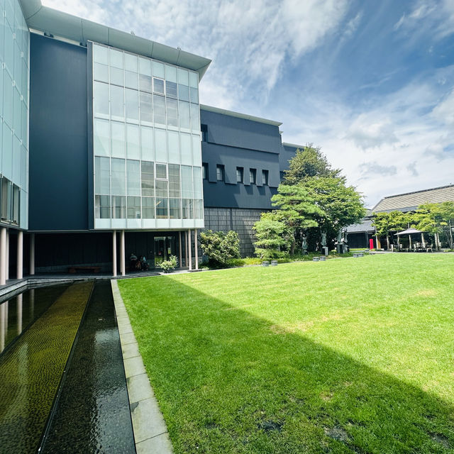 草間彌生的松本市立美術館