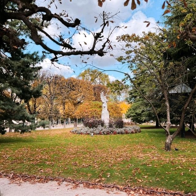 THE LUXEMBOURG GARDEN.