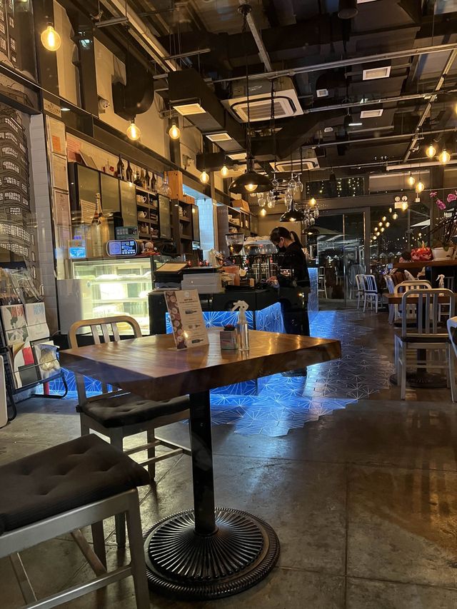 觀塘海濱長廊海景餐廳：創新菜式