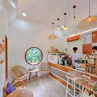 Hug Kapong Cafe - คาเฟ่กะปง 