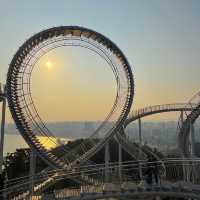 걸어다니는 롤러코스터가 있는곳🎢