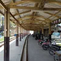 วัดแหลม วัดที่มีสถานีรถไฟ