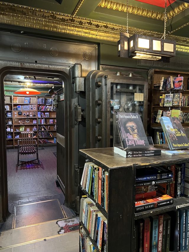 La 꼭 방문해야할 장소! '더 라스트 북 스토어' 📚
