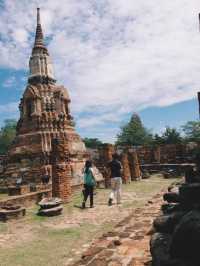 ย้อนเวลานั่งรถไฟไปไหว้พระวัดมหาธาตุ