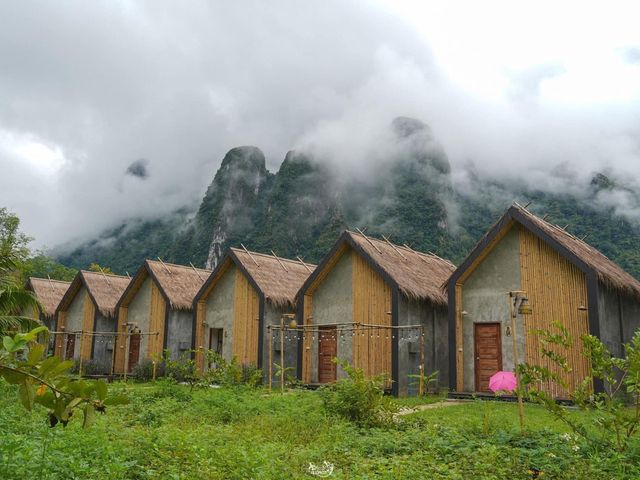 Vangvieng Angsavanh - ວັງວຽງອ່າງສະຫວັນ
