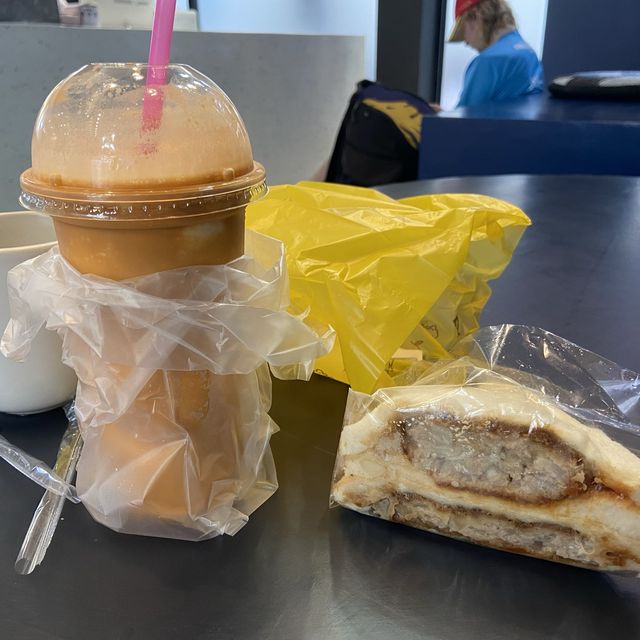 부드러운 돈까스빵 너무 맛있어서 아침마다 사먹는 빵집 🥖 