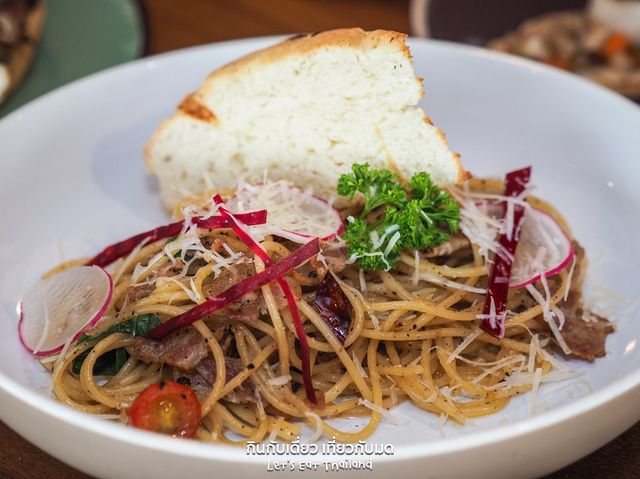 Gen Z Bar & Bistro รูฟท้อปวิวเยาวราช