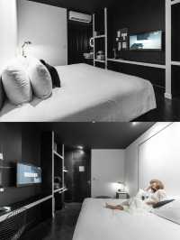 Blu Monkey Hub and Hotel Phuket ราคาเบาใจกลางเมือง