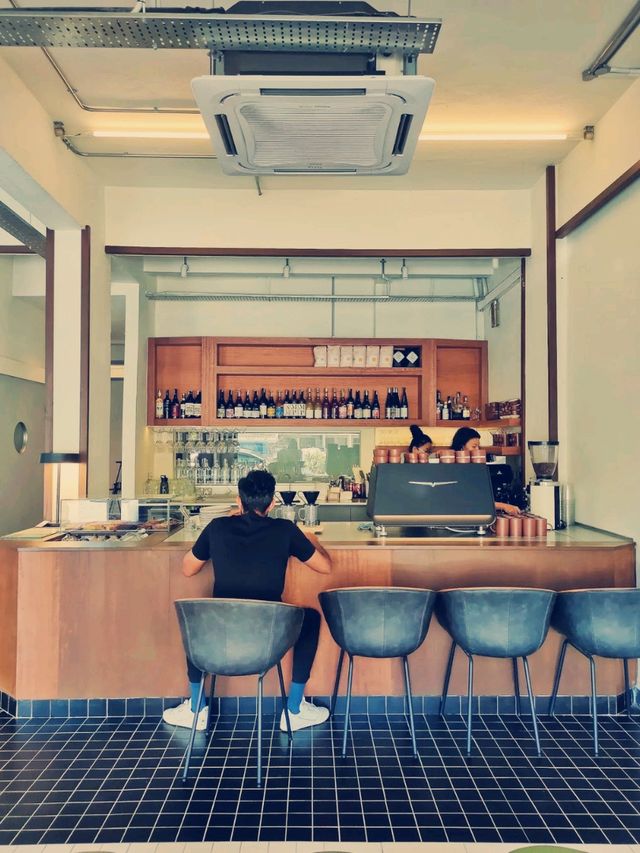Round Cafe