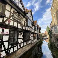 「Canterbury市區必去！The old weaver’s house旁小河通道，享受英國田園風景！」