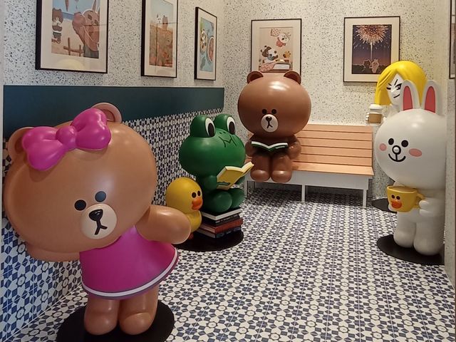 澳門葡京人：新穎酒店，提供多種美食和主題裝置