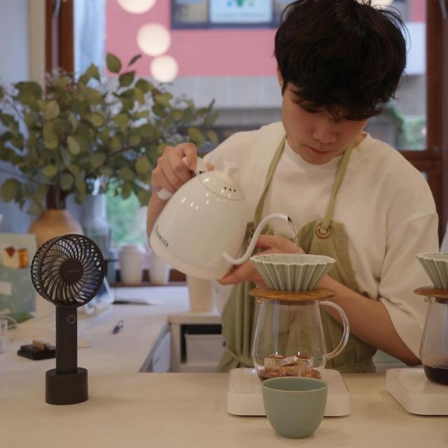 「hoc cheesecake」：市中心美麗咖啡店，放鬆身心