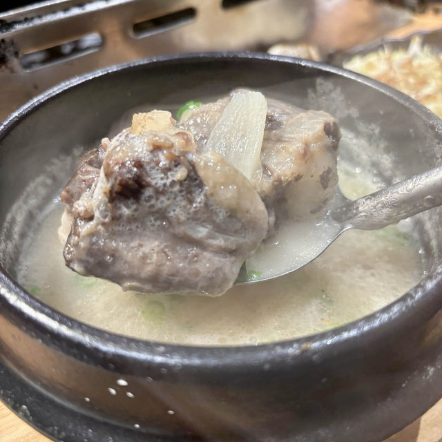 【大阪・難波】通常の1.5倍のボリュームカットが自慢「ライブ焼肉 てんぐ 千日前店」