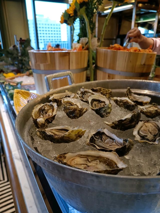 中環蘭桂坊寶藏意大利餐廳 周末自助午餐無限任食生蠔龍蝦