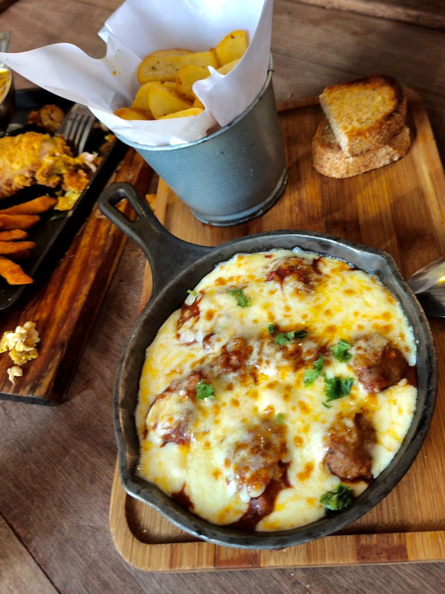 leaf & co. cafe