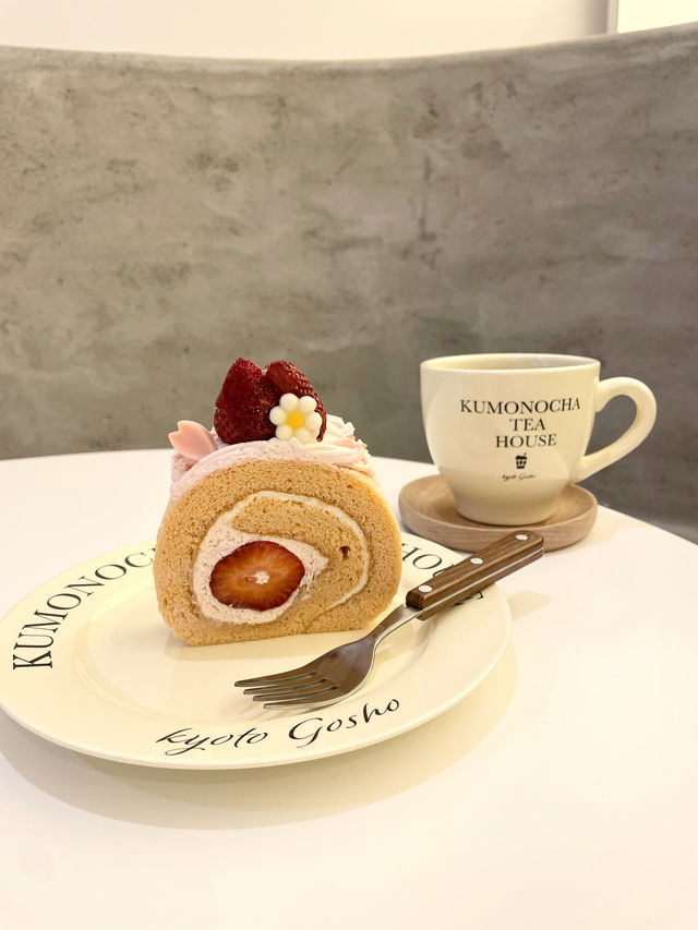 【京都カフェ】店先の雲のブランコが可愛い韓国風カフェ