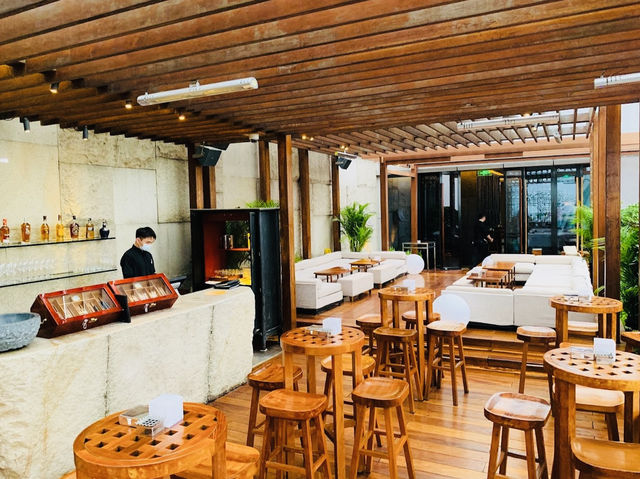 廣州柏悅酒店：地理位置優越，價格略高但受好評