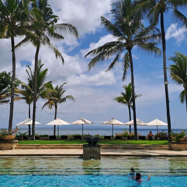 EXPLORING ONE OF THE BIGGEST POOL IN NUSA DUA