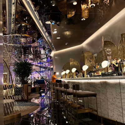 📍マカオ】Wマカオスタジオシティ内のバー、living room 📍マカオ】Wマカオスタジオシティ内のバー、living room