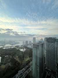 東京湾を一望できる都会のオアシス、コンラッド東京