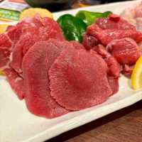 【大阪・東梅田】BBQやビアガーデンが室内で楽しめる「大衆肉酒場 ブラック」