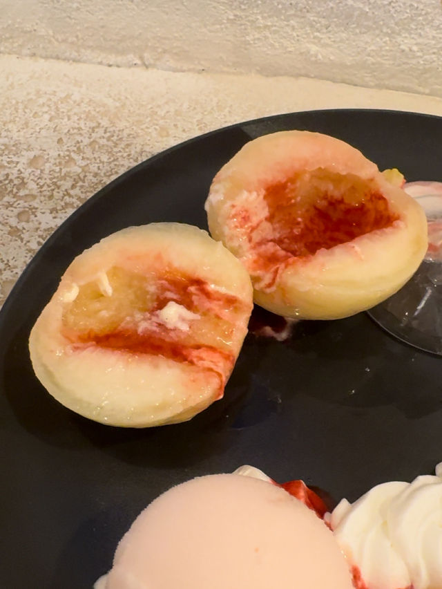 【北九州カフェ】ケーキ屋さんの新作パフェ🍑他にも種類がたくさんあるよ✨️