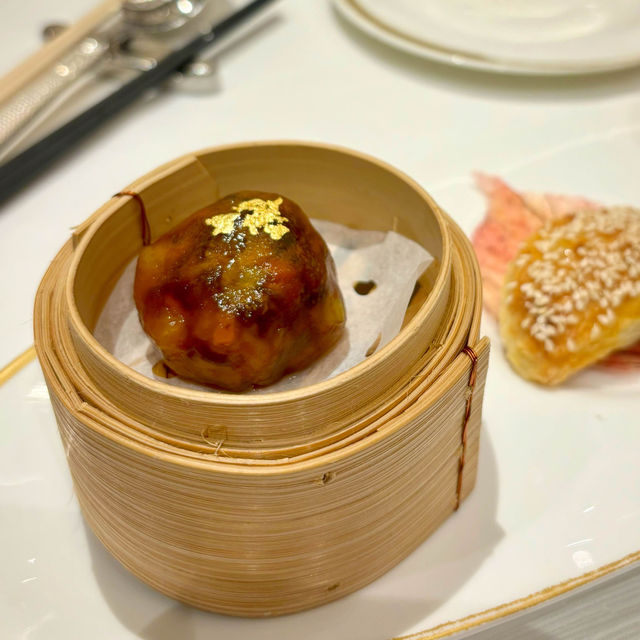 「米芝蓮一星」萬豪金殿：糅合古今精緻粵菜，口碑驚人！