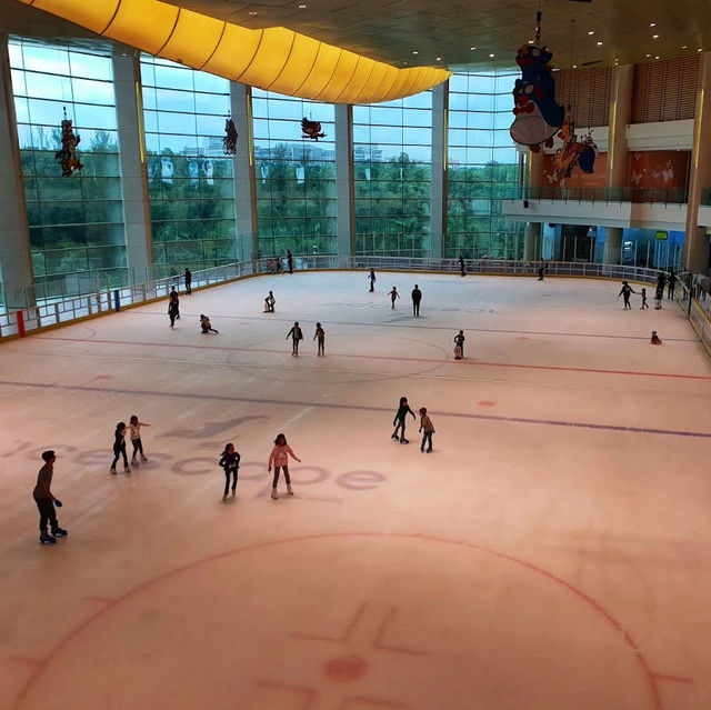 Family Fun on Ice: Discover Icescape IOI Family Fun on Ice: Discover Icescape IOI