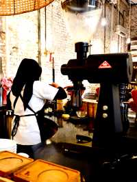 Try Indonesian Herbal Drink In Jakarta⁉️😱🫖 (📍Old Town Area)