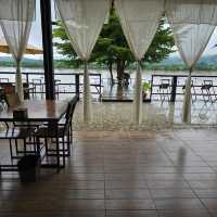 ต้าของ ร้านคาเฟ่ริมน้ำโขง 