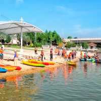 🇲🇾 Glide Across Calm Waters: Kayaking Adventures at Kelab Tasik Putrajaya