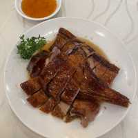 酒樓有很多抵食孖寶