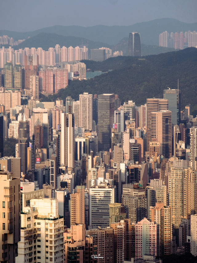 จุดชมวิวฮ่องกงหลักล้าน บนยอดเขา Victoria Peak