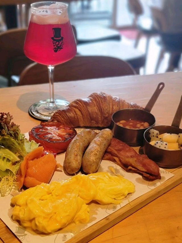 Brunch 都可以邊飲啤酒