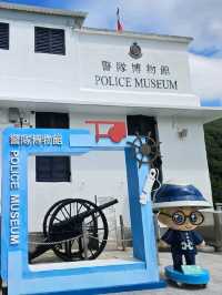 有導賞員講解的小型博物館
