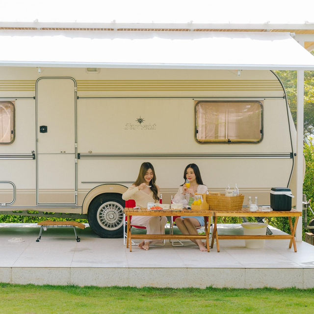 ที่พักรถบ้าน เขาใหญ่ ฟีลดีมาก! 🚐🌳