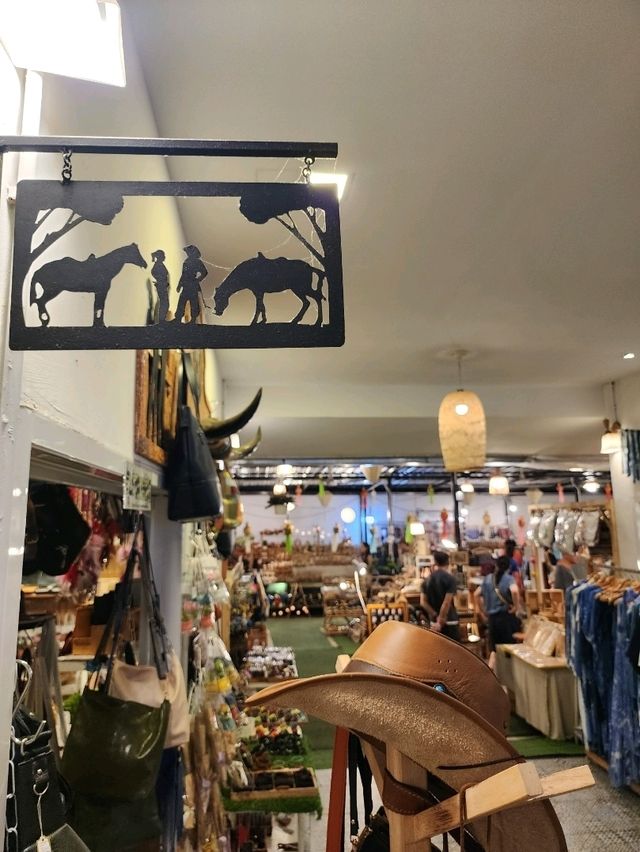 【チェンマイ】サンデーマーケットの中心にあるChany'a Shops&Gallery